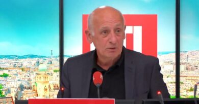 Jean-Michel Aphatie mis en retrait après avoir osé évoquer les crimes coloniaux français