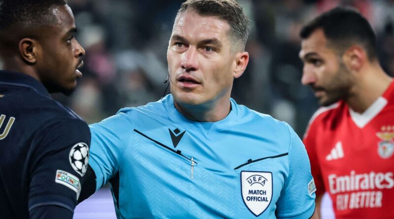 Qui est István Kovács, arbitre de Liverpool - PSG ?