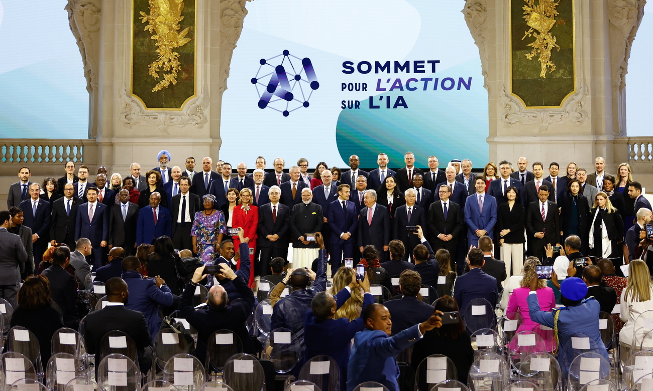 Photo de groupe du sommet européen sur l'intelligence artificielle de Paris.