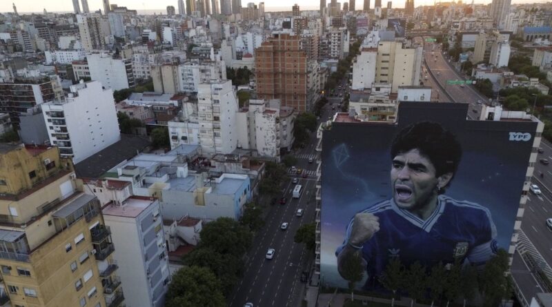 « Une hospitalisation déficiente »… Quels enjeux autour du procès de la mort de Diego Maradona ?