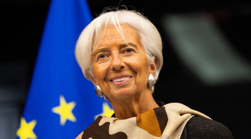 Christine Lagarde appelle à la stabilité politique, instances européennes attentives