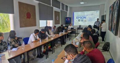 Epson et le FIAV forment des jeunes créateurs marocains aux technologies.