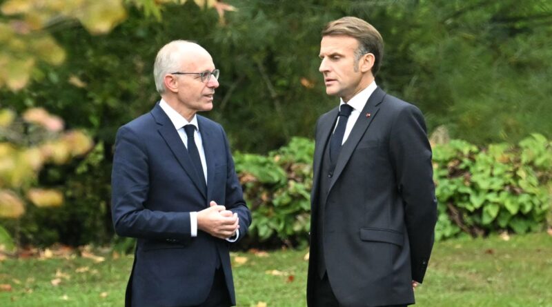 « Lâché par ses troupes, Macron est-il plus isolé que jamais ? »