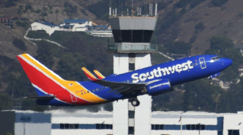 Shutdown aux États-Unis : Aéroport californien sans contrôleurs aériens pendant plusieurs heures.