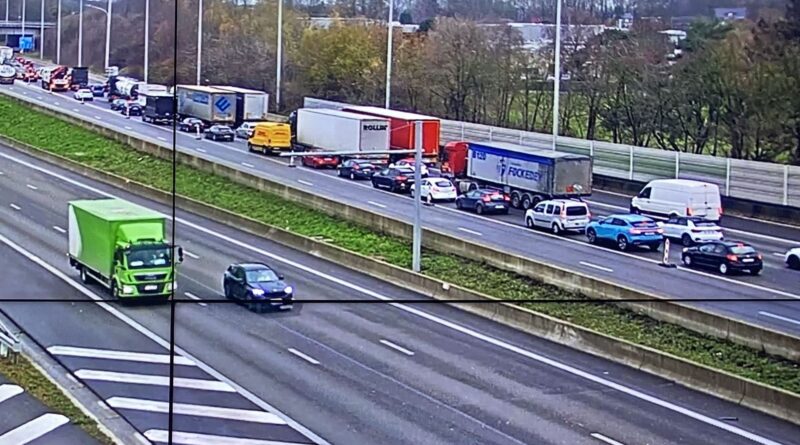 Accident sur l’E42 : l’échangeur de Loncin est fermé