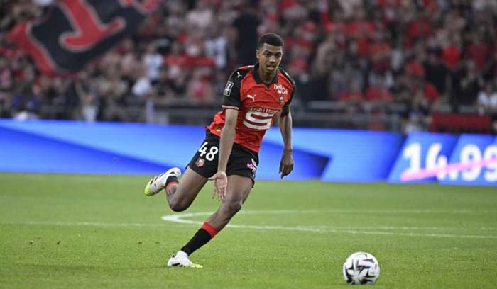 Aït-Boudlal, un défenseur en pleine ascension à Rennes.