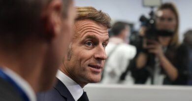 Algérie : Macron ne souhaite pas « bâtir une relation d’avenir ».