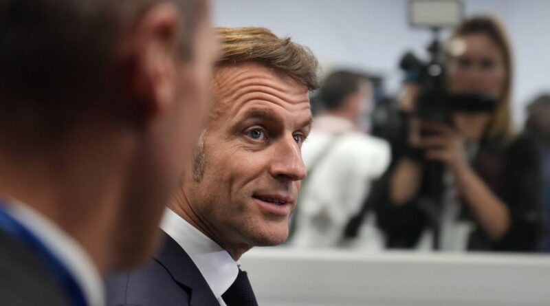 Algérie : Macron ne souhaite pas « bâtir une relation d’avenir ».