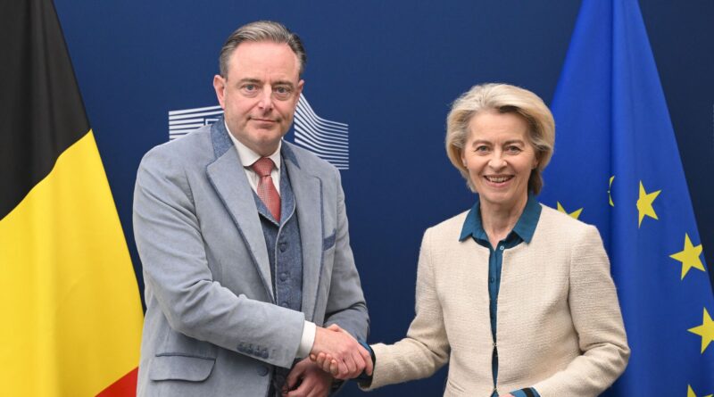 Avoirs russes gelés : Bart De Wever critique le plan erroné de la Commission.