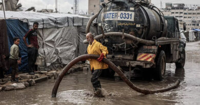 Bande de Gaza : fortes pluies inondent tentes, aggravent souffrance familles palestiniennes