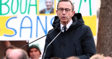 Boualem Sansal ne soutient pas la méthode de son « ami » Retailleau pour Alger.