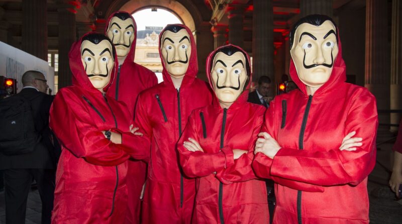 Braquage d'un ado à son anniversaire par des voleurs déguisés de « La Casa de Papel »