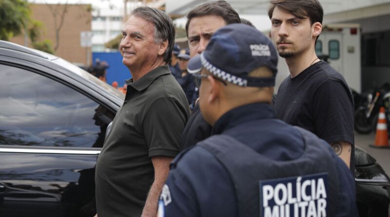 Brésil : Jair Bolsonaro, ex-président, peine de prison pour bracelet électronique.