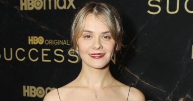 Dasha Nekrasova (Â«SuccessionÂ Â») ne tourne plus après avoir reçu Nick Fuentes