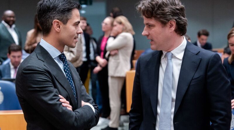 Formation gouvernementale aux Pays-Bas : informateur juge compromise un gouvernement centriste.