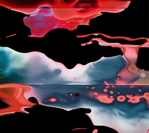 Garance Allely crée l'affiche du Paléo 2026, nocturne et numérique.