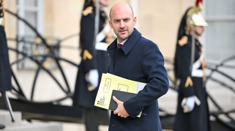 Guerre en Ukraine : Barrot accuse Le Pen et Mélenchon de « manger dans la main du Kremlin »