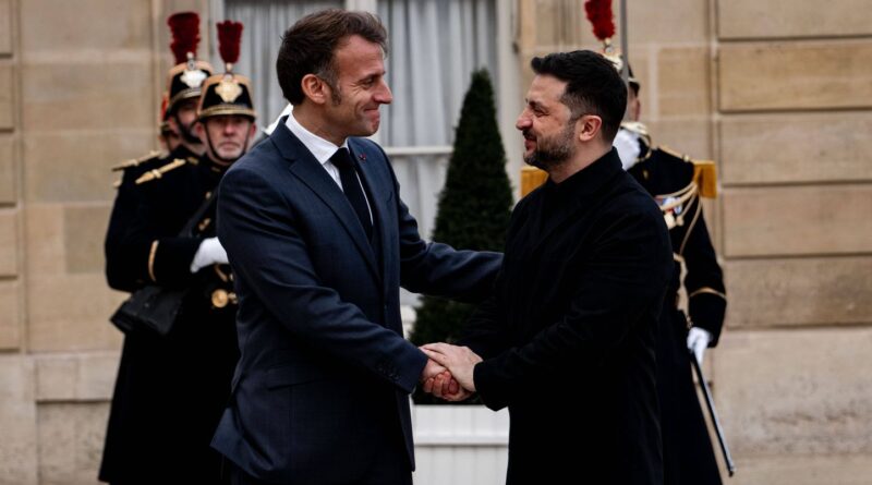 Guerre en Ukraine : le gouvernement assure « nos enfants n’iront pas combattre »