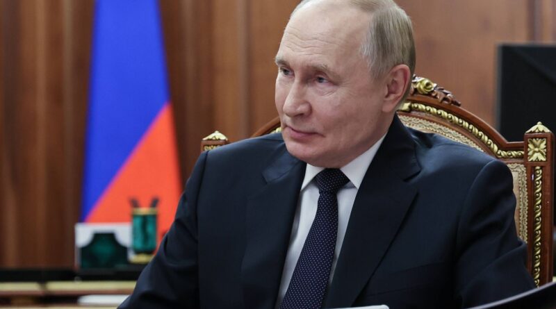 Guerre en Ukraine : Macron exhorte à ne pas « être faible » face à la « menace » russe