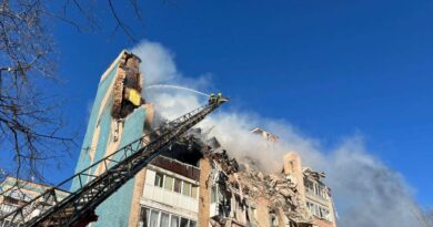 Guerre en Ukraine : Plan de paix pro-russe américain, 22 personnes recherchées après frappes russes