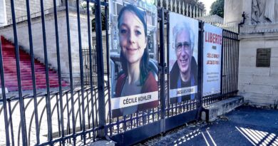 Iran : Échange entre Cécile Kohler, Jacques Paris et une Iranienne en cours