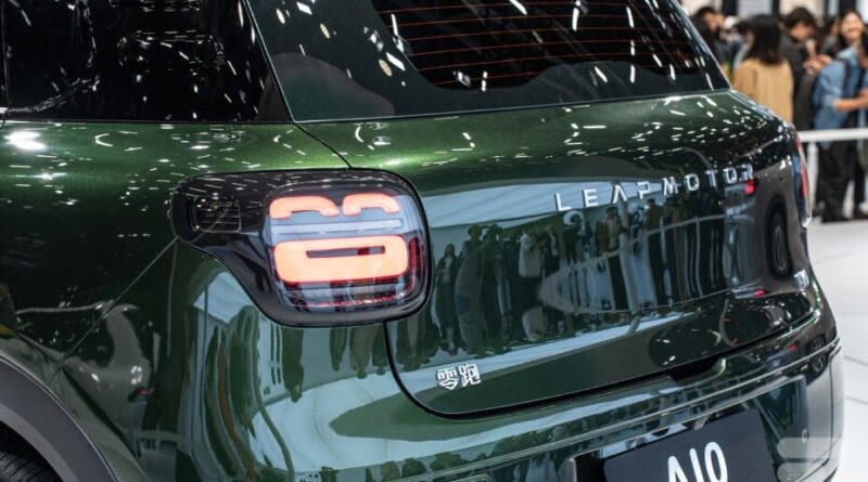 La Leapmotor A10 (B03X) : menace pour Renault 4 et Peugeot 2008 ?