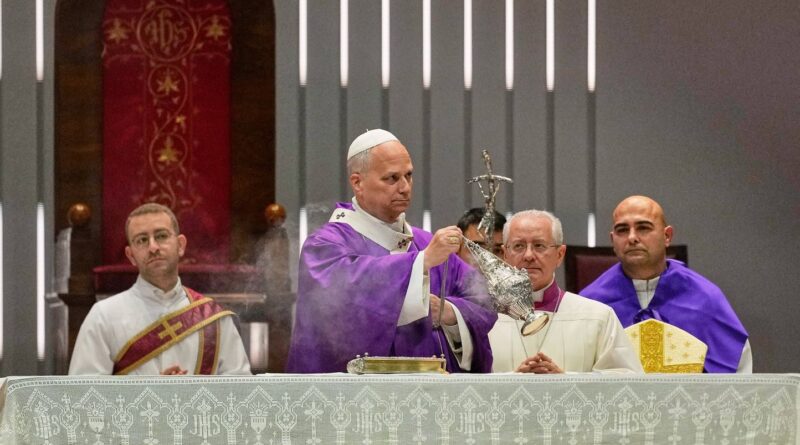 Le pape Léon XIV célèbre sa première messe en Turquie.