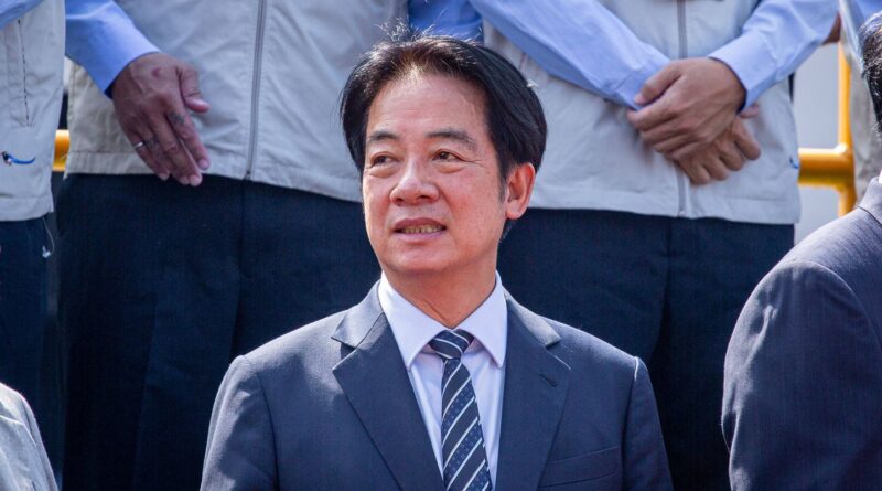 Le président taïwanais veut une armée prête contre la Chine d'ici 2027.