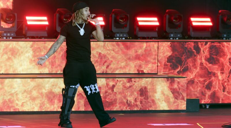 Le rappeur Zola écroué pour séquestration et violence sur un fan.