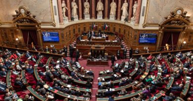 Le Sénat approuve une augmentation de 12 heures du travail annuel.