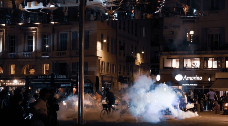 OM - Newcastle : affrontements entre supporters à Marseille, gaz lacrymogène et "Fight"