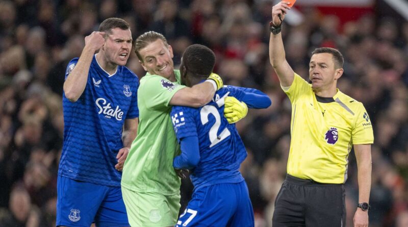 Premier League : Idrissa Gueye exclu pour avoir giflé un coéquipier