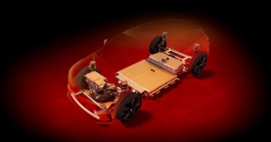 Renault présente sa solution pour intégrer un moteur essence dans une voiture électrique.