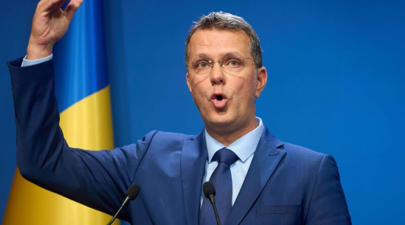 Roumanie : Démission du ministre de la Défense pour mensonge sur diplômes