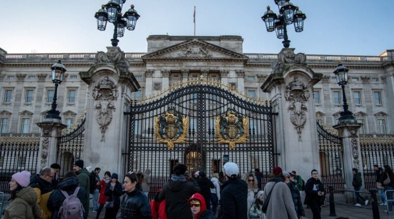 Royaume-Uni : La fausse pub IA de Noël de Buckingham Palace circule mondialement