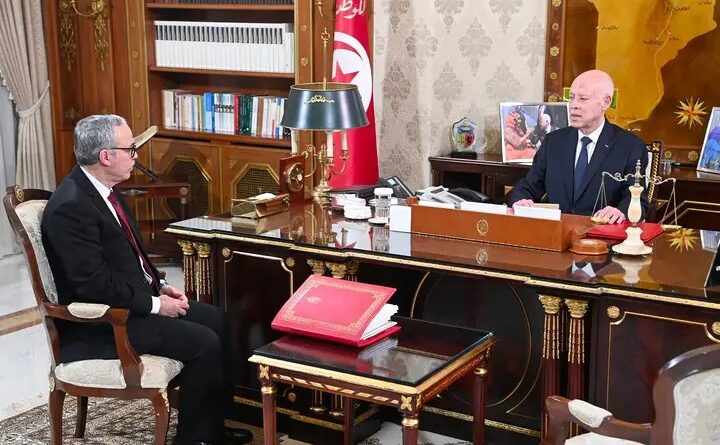 Saïed insiste sur l'envoi d'aides urgentes et la restructuration des caisses sociales.