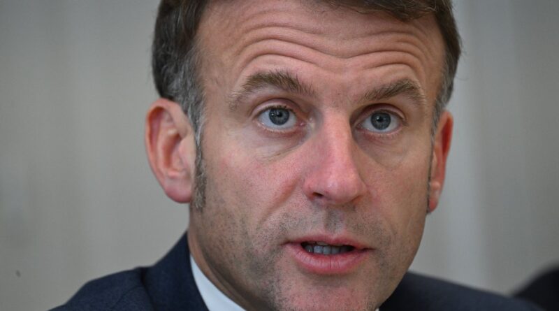 Service militaire volontaire : informations sur le projet d'Emmanuel Macron.