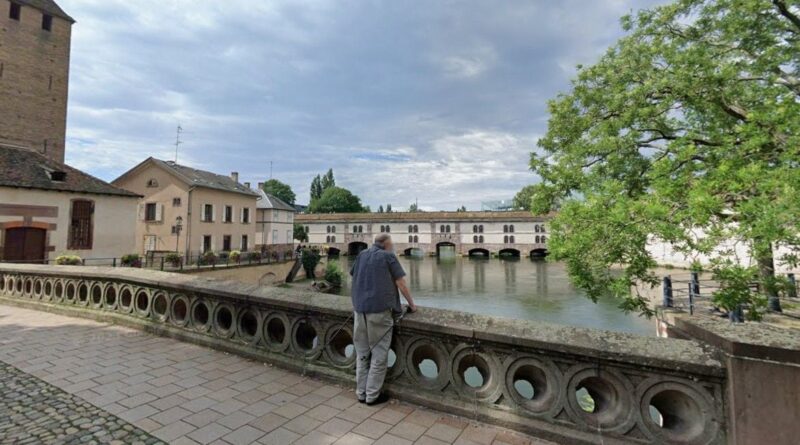 Strasbourg : Découverte d'un pistolet automatique et de munitions près du marché de Noël