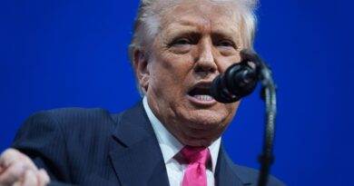 «Traîtres», «peine de mort» : la désobéissance militaire ne plaît pas à Trump.