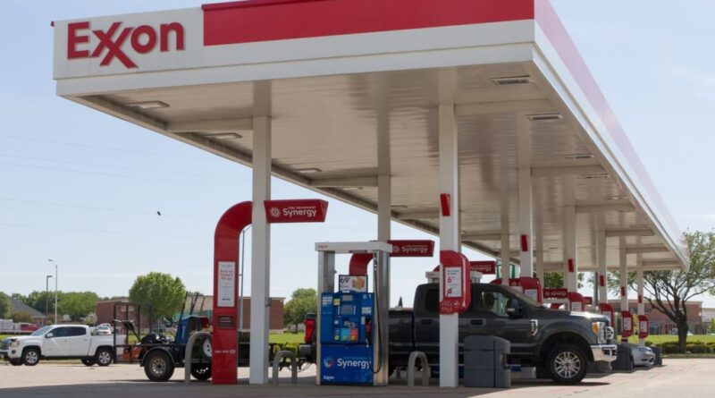 Vitriol ne garde pas son chanteur dans une station-service.