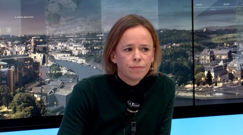 Vote du budget à la Chambre : Caroline Désir dénonce des économies sur la classe moyenne.