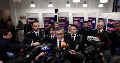 « Zéro portable en prison : Darmanin s'attaque aux téléphones et au shit »