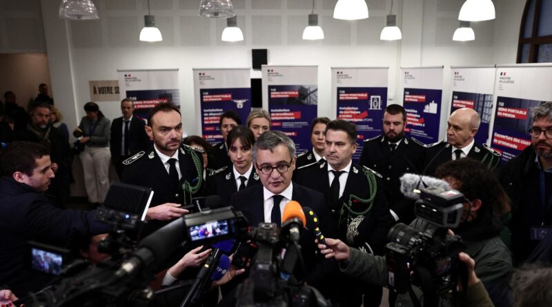 « Zéro portable en prison : Darmanin s'attaque aux téléphones et au shit »