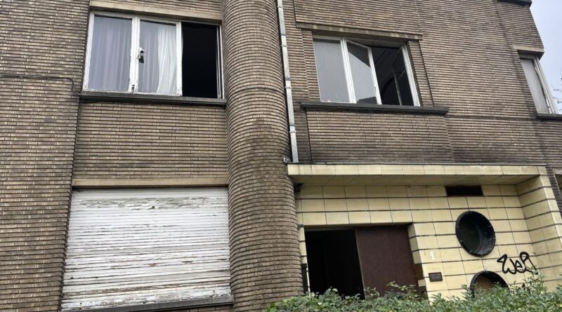 À Forest, une famille ne supporte plus les squatteurs dans son immeuble.