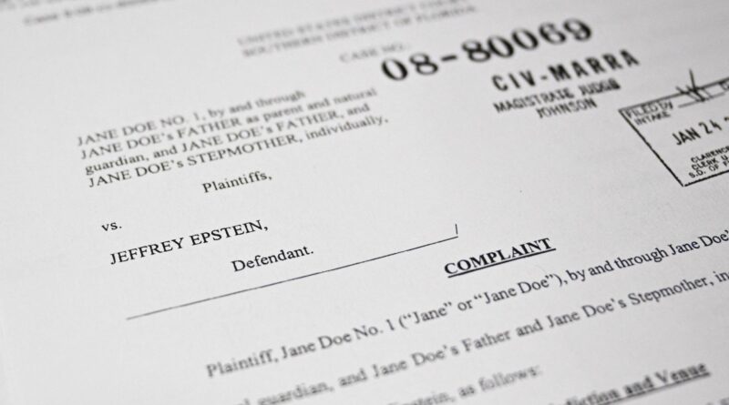 Affaire Epstein : des victimes critiquent les documents incomplets de l'administration Trump