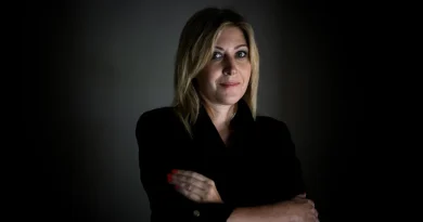 Amanda Sthers analyse la polarisation sociétale depuis le 7 octobre 2023.