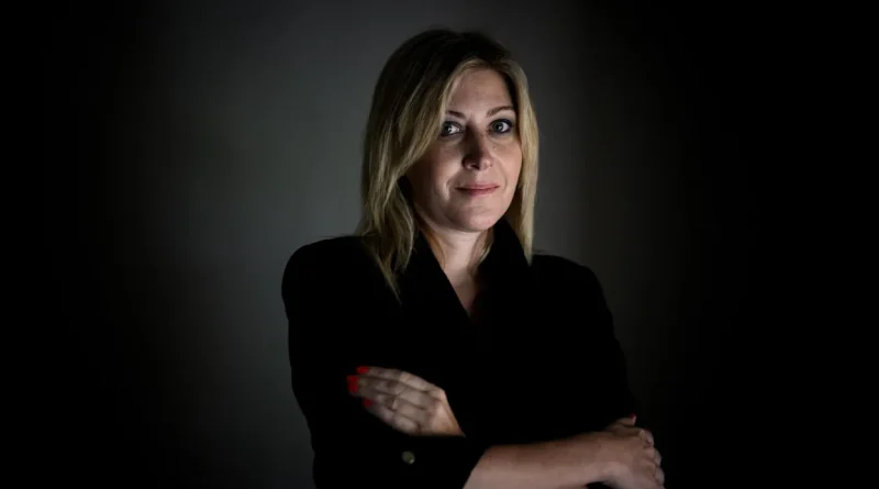 Amanda Sthers analyse la polarisation sociétale depuis le 7 octobre 2023.