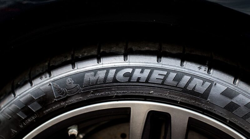 Arnaque au pneu crevé : touristes dépouillés à Barcelone.