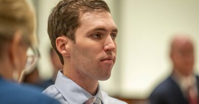 Assassinat de Charlie Kirk : Transcriptions d'une audience à huis clos révélées par un juge de l'Utah