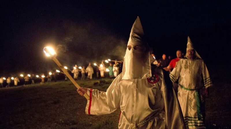 Aube : Amendes demandées pour une soirée Ku Klux Klan et blackface près de Troyes.